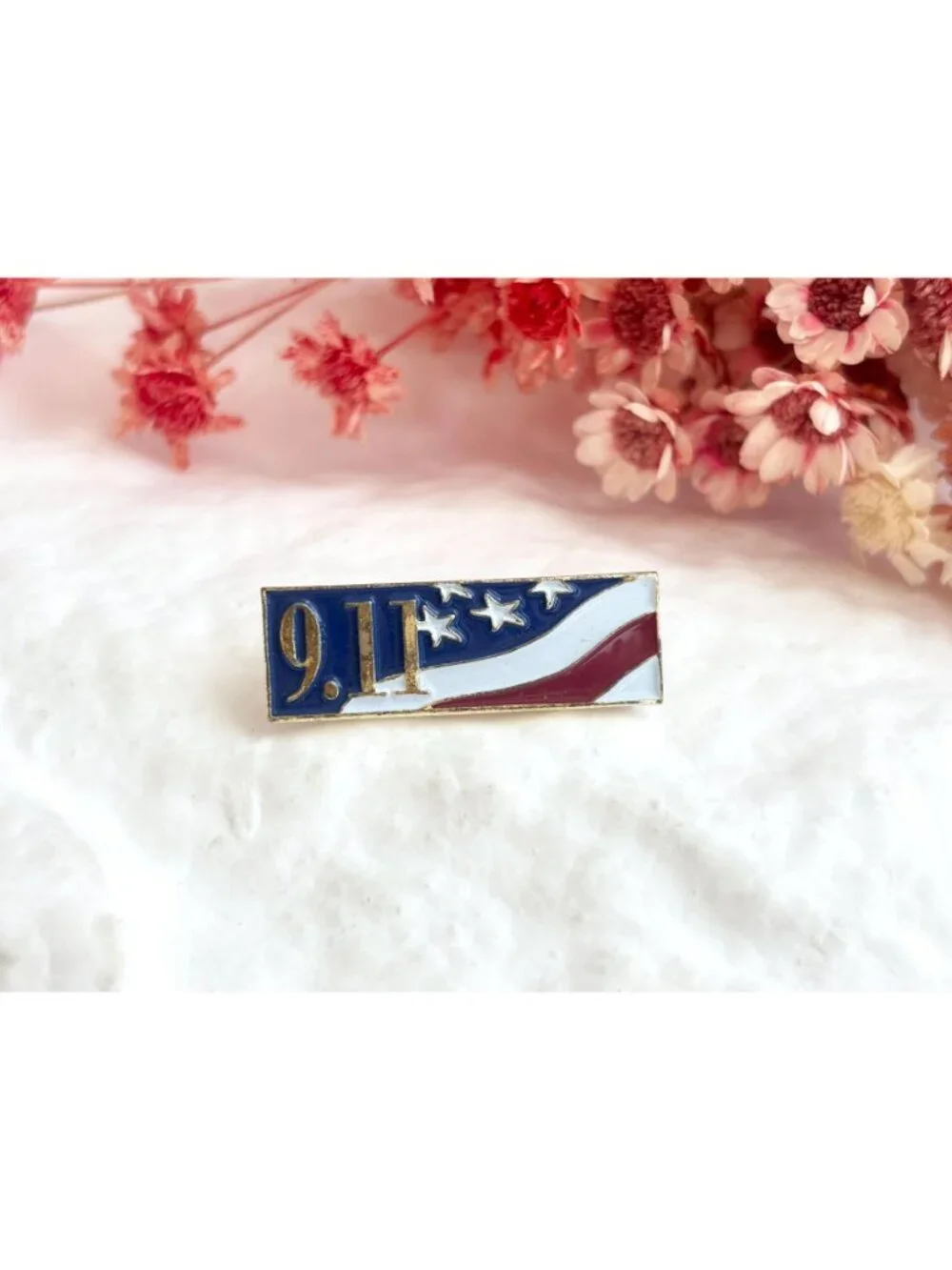 American Flag Commemorative 9/11 Vintage Gold Toned Brooch Pin